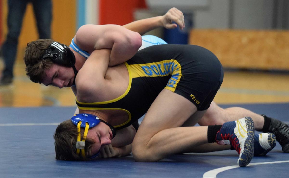 Wrestling Round Up Trio From Area Punch Tickets To State At D2 Sectional Tournaments Wrestling Wiscnews Com