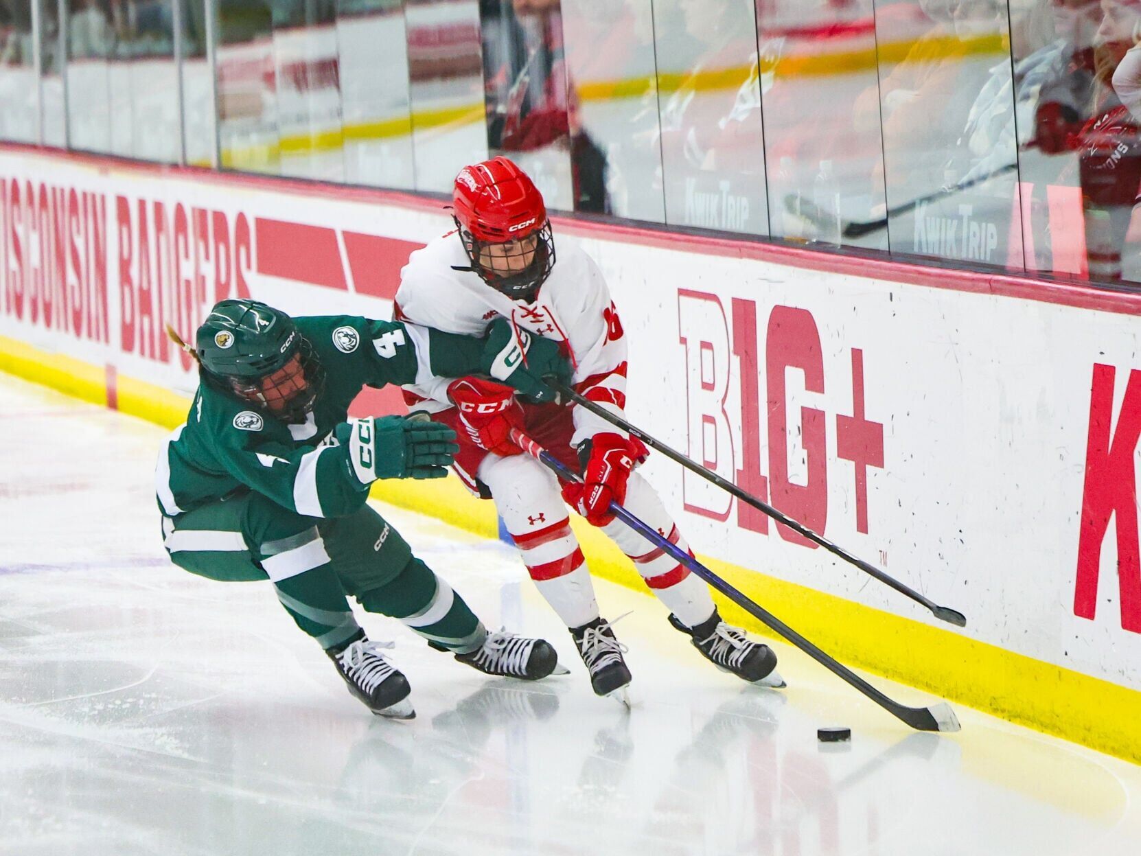 Wisconsin women's hockey gets rest before WCHA Final Faceoff