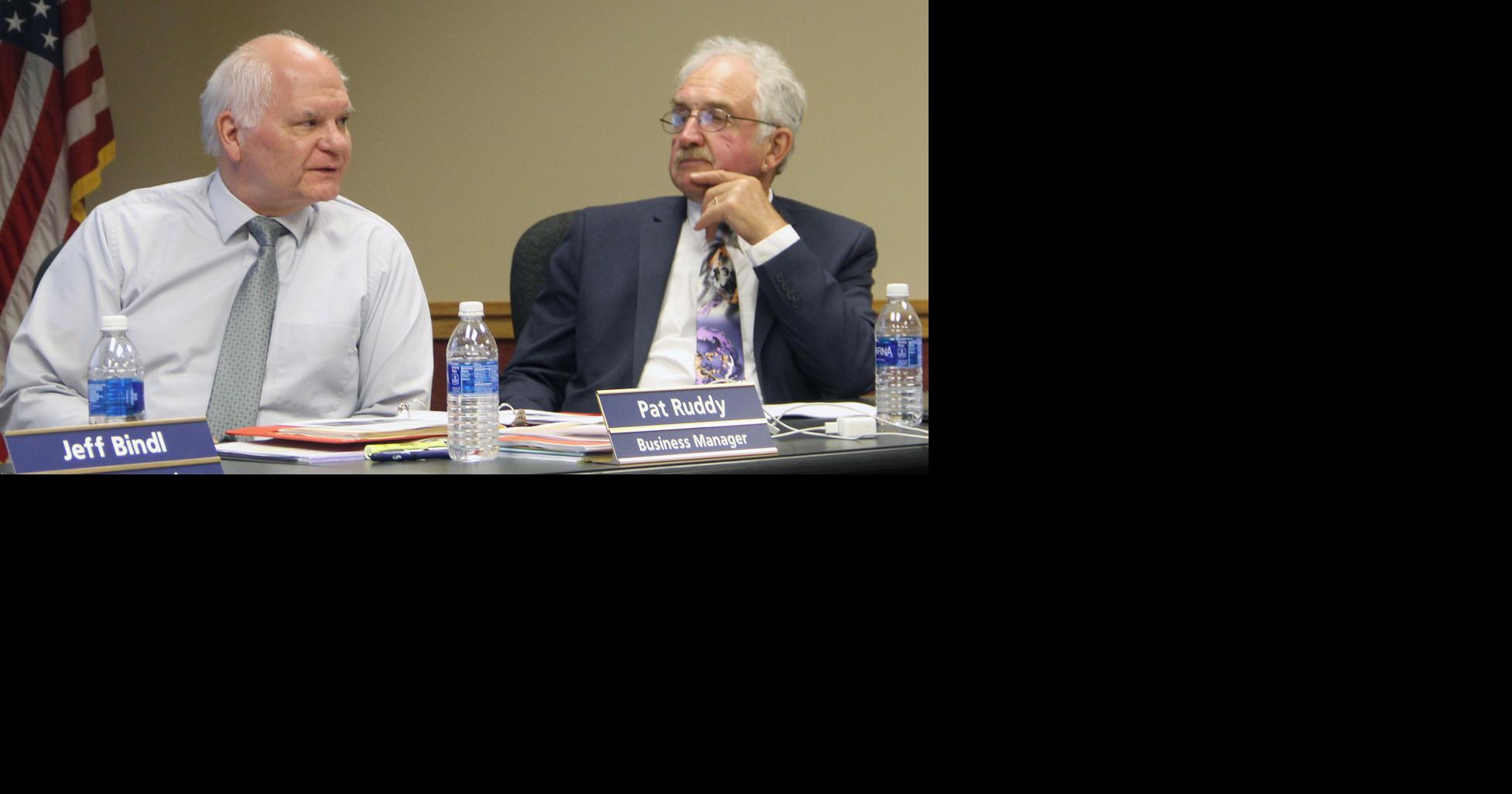 Reedsburg School Board OKs purchase of 4 buses