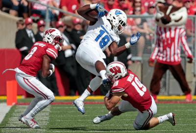 badgers football wisconsin defense finishes strong after humbling