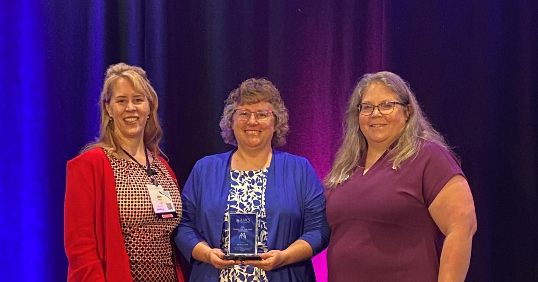 Dells teacher Susan Strutz gets teaching award - Vimarsana News