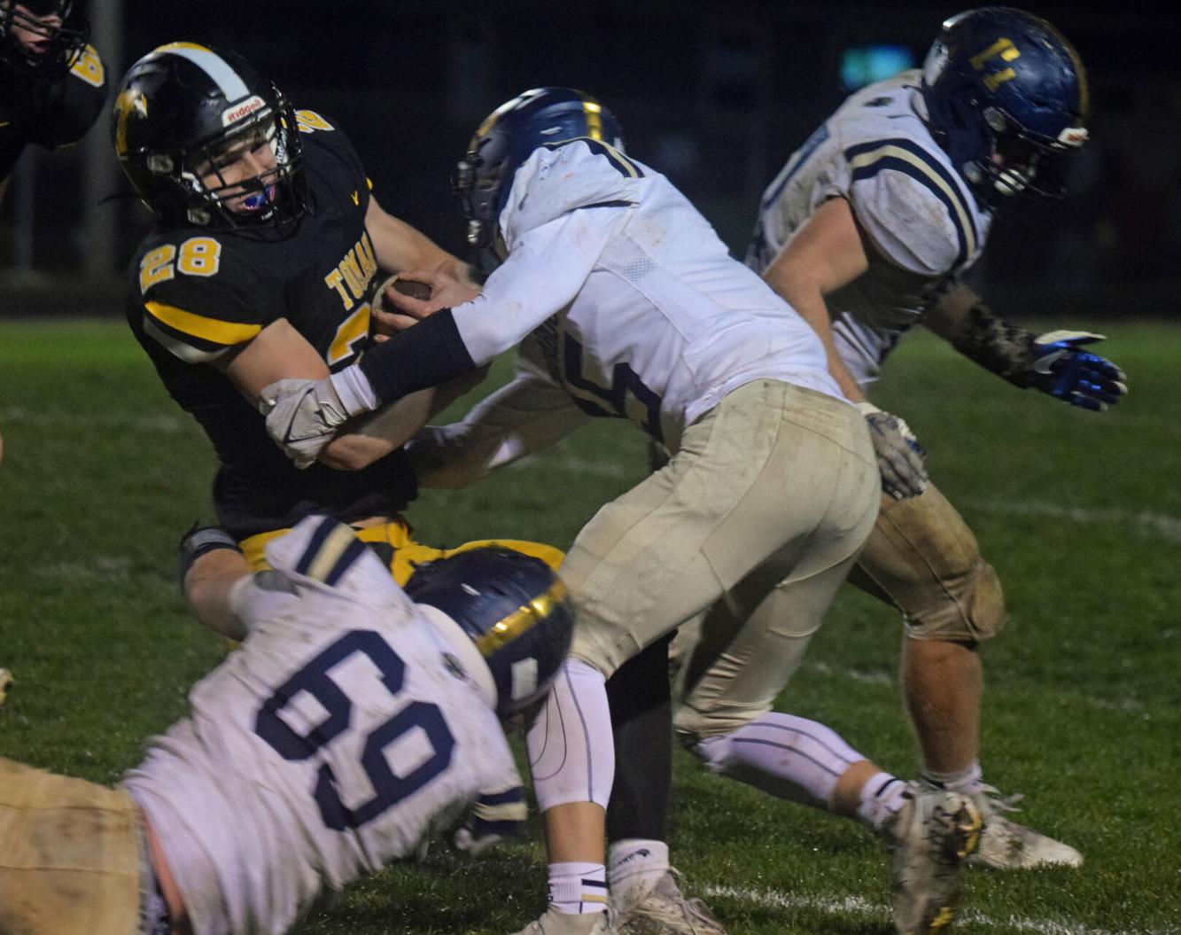 WIAA high school football playoff scores for Wisconsin teams
