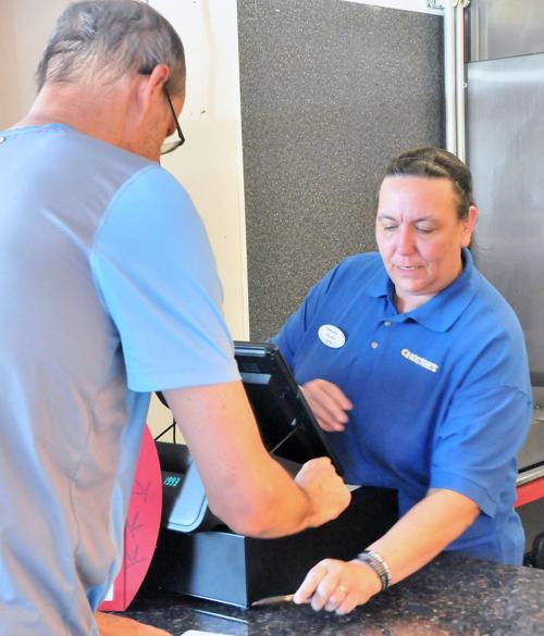 Chester S Chicken Restaurant Opens In Baraboo Regional News