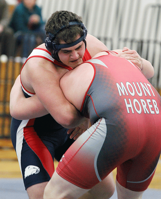 Slow Start Means Loss For Wrestlers Area Sports Wiscnews Com