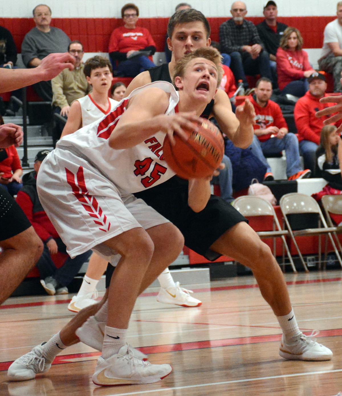 Boys Hoops Oshkosh Lourdes Beats Hustisford 77 66 In Clash Of