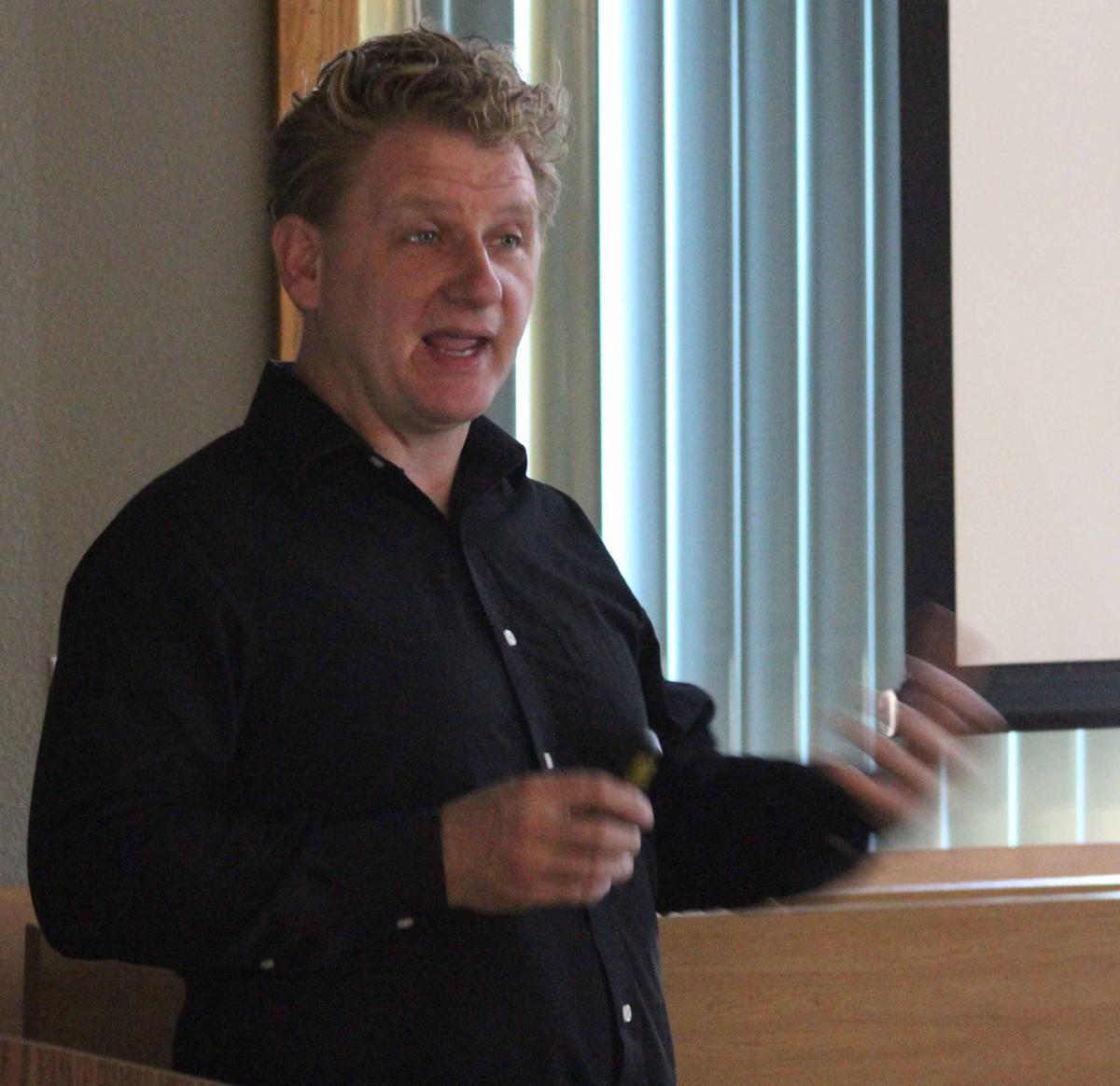 Paranormal author captivates crowd Reedsburg Public Library | Regional news | wiscnews.com