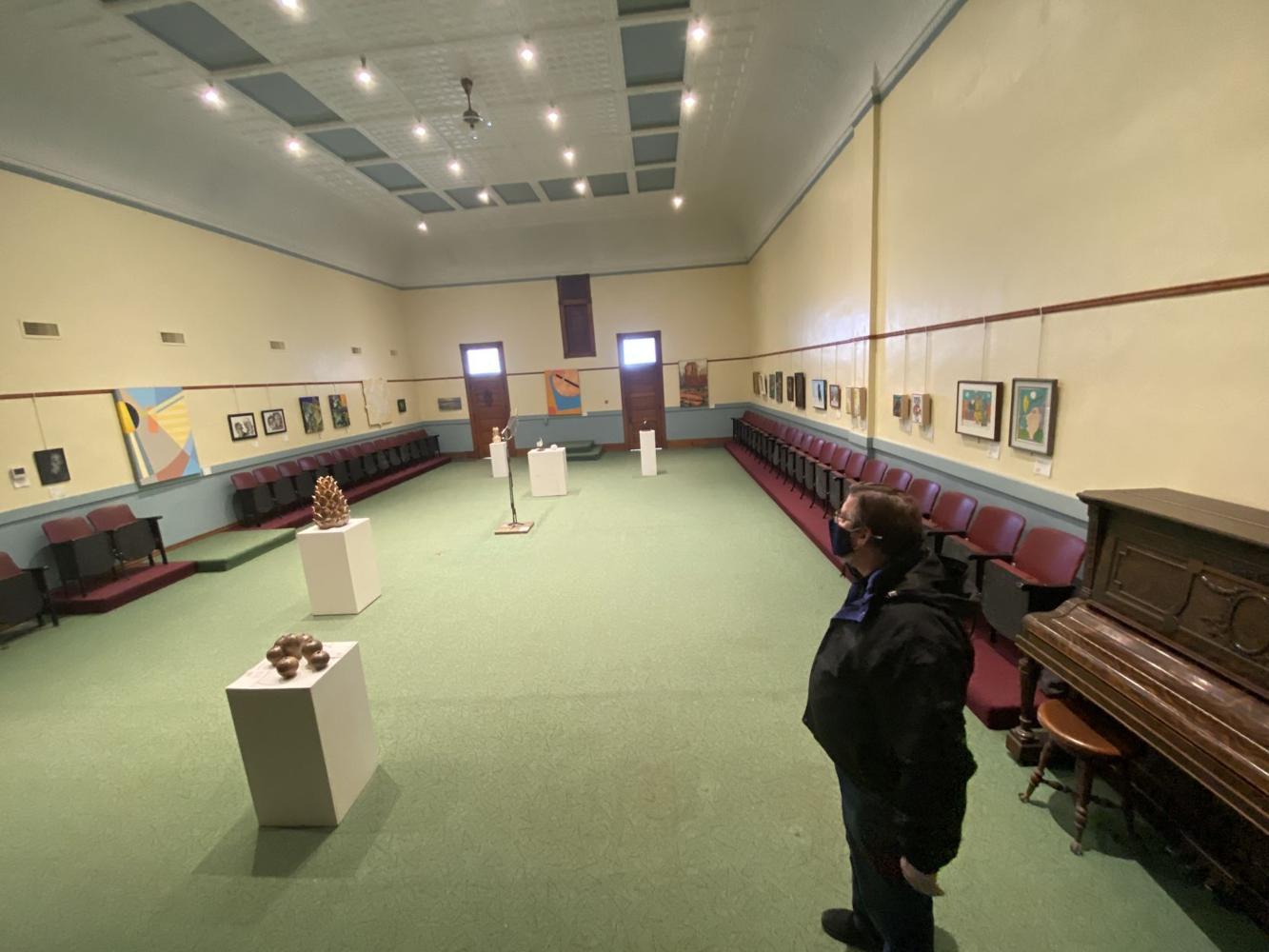 Watch now The Arts Mineral Point Member Art Show brings in artists