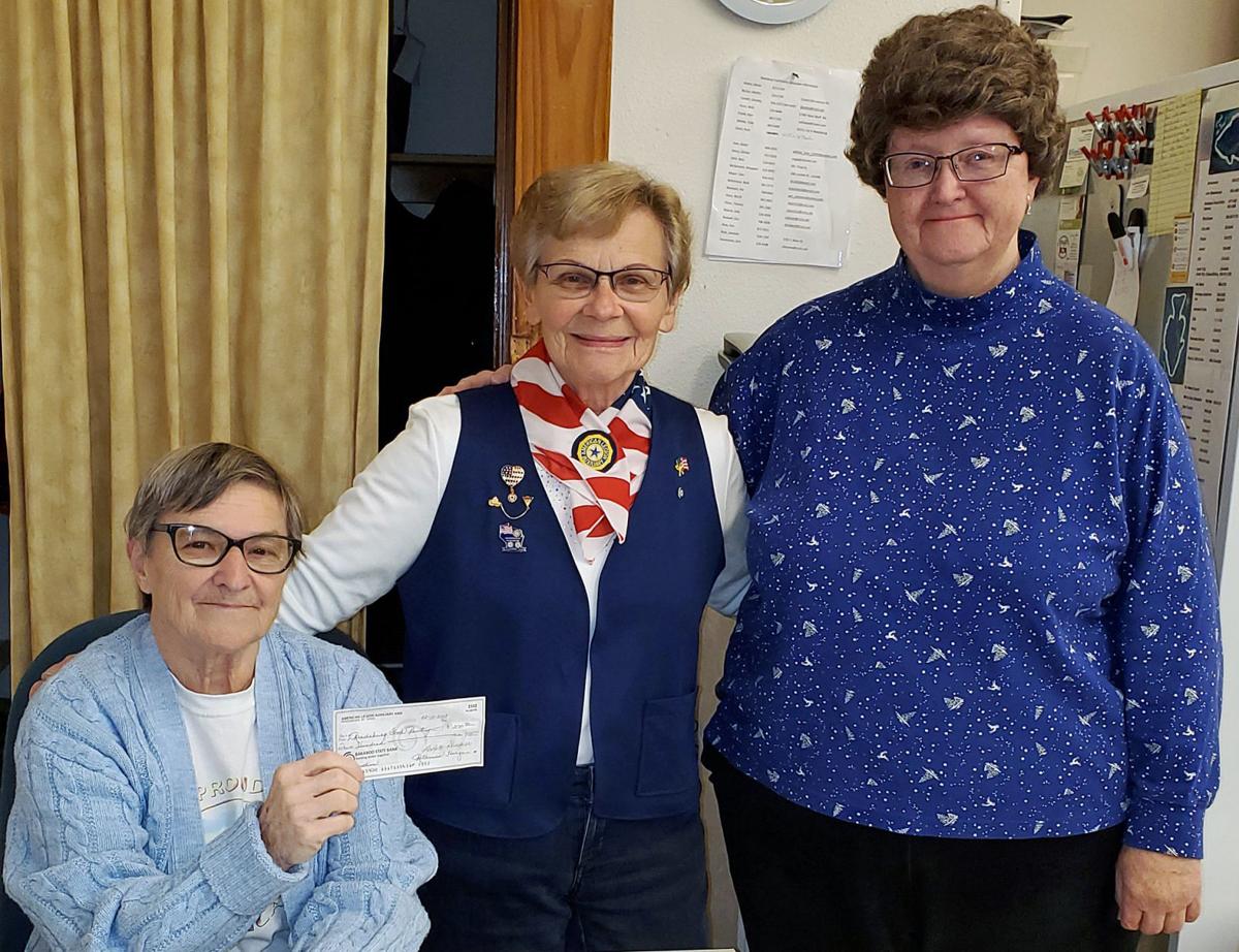 $200 donated to Reedsburg food pantry