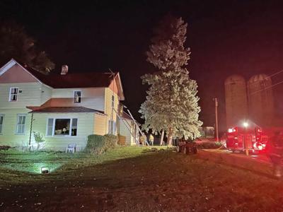 Firefighter injured in fire