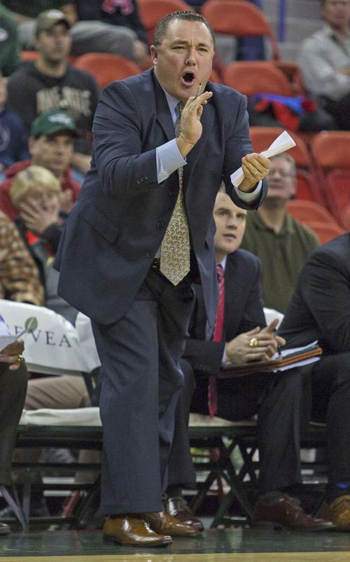 Men S College Basketball Bd Grad Has Helped Uwgb End Long Ncaa Tourney Drought College Wiscnews Com