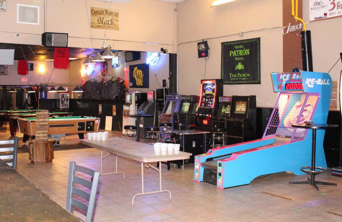 SIGNATURE FARE Reedsburg bar puts creative spin on burgers Regional news