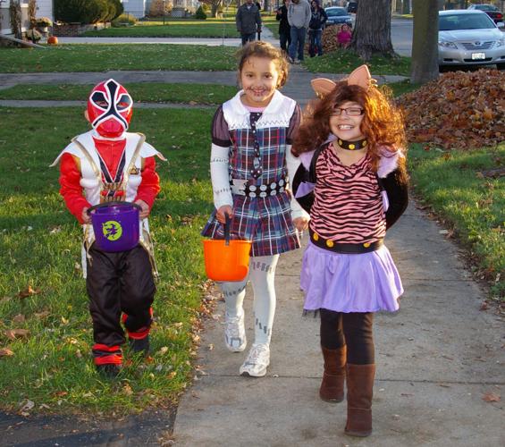 Beaver Dam Trick or Treat pic 9