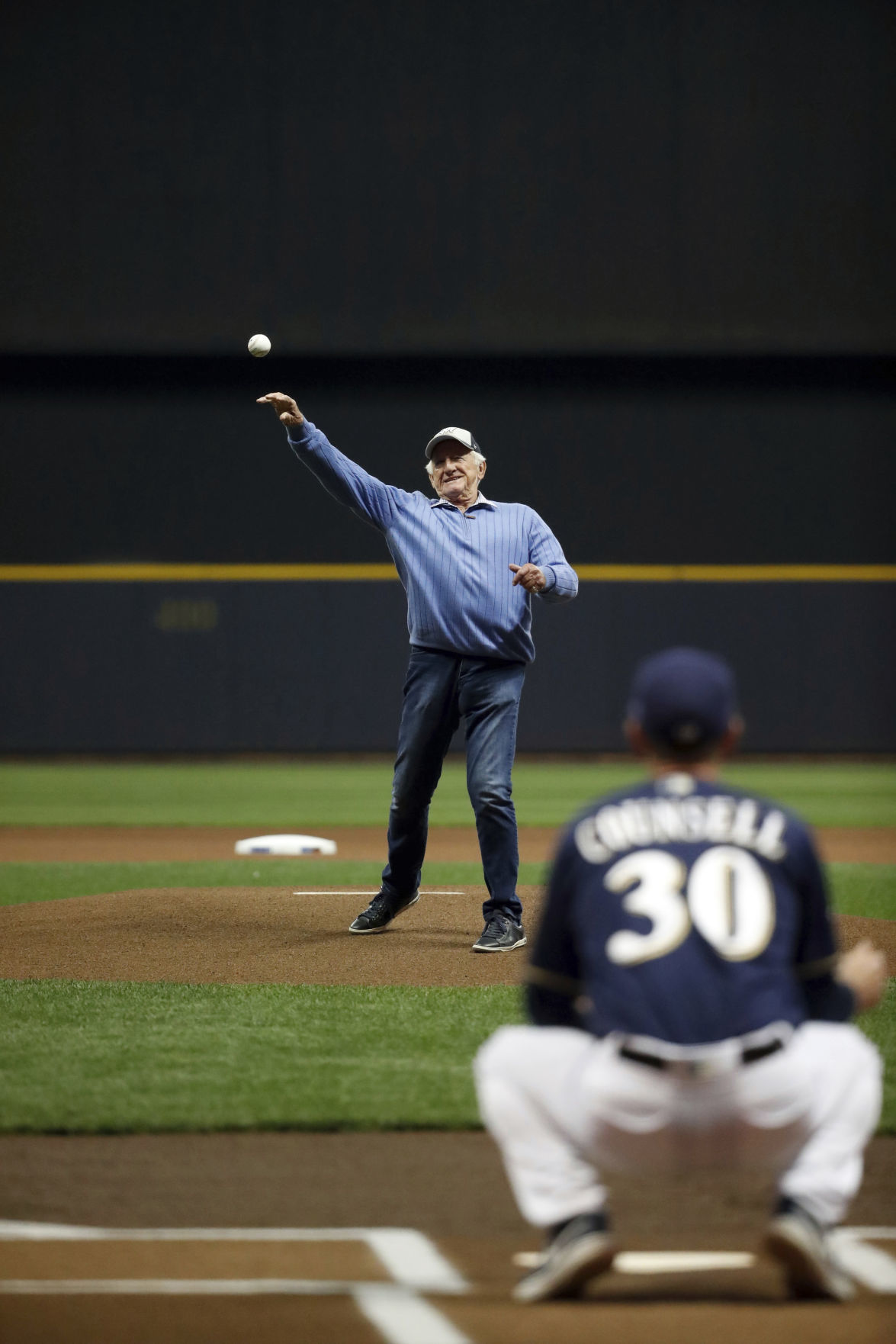 MLB playoffs: Bob Uecker to throw out first pitch in NLCS Game 1