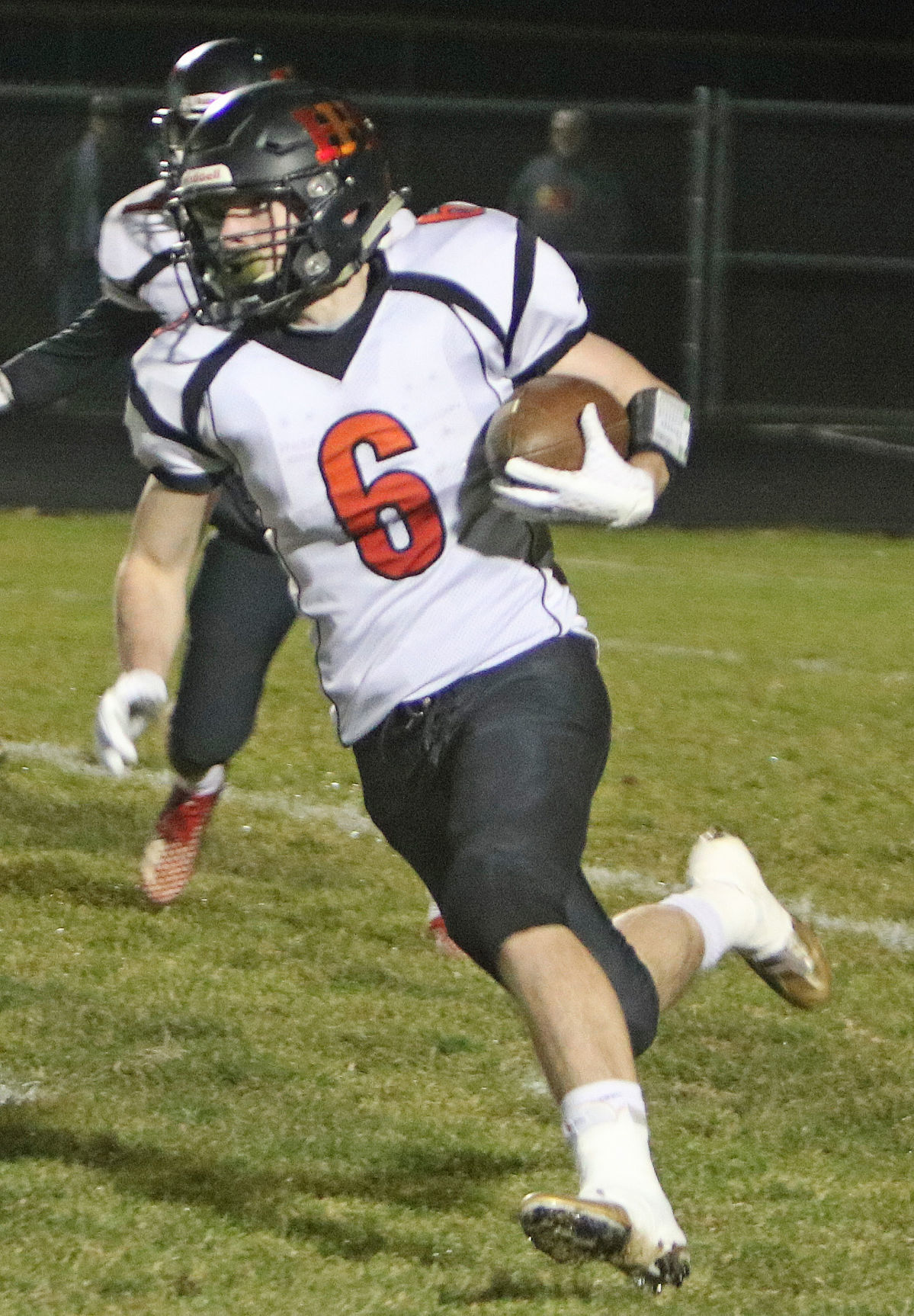 FOOTBALL Horicon/Husticon can't keep up with Lake Country Lutheran