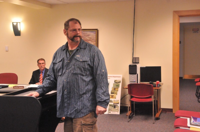 Village President Doug Avery apologizes for obscene outburst