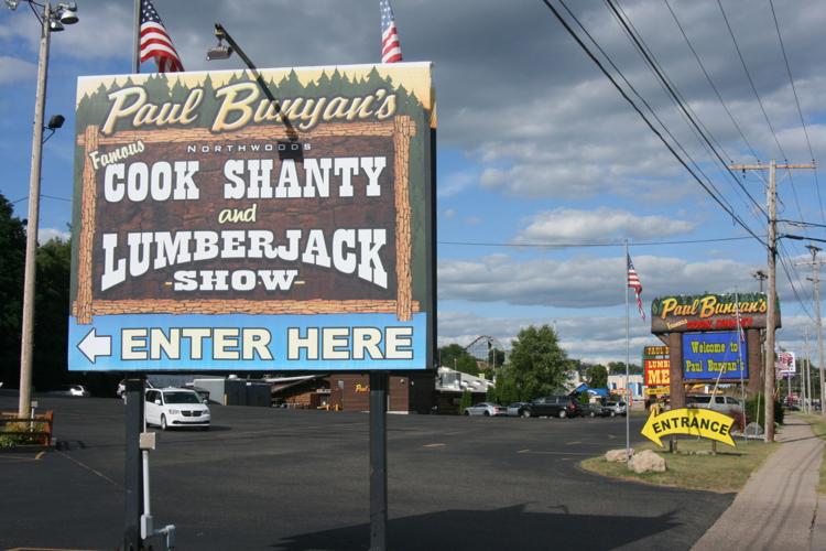 Paul Bunyan's restaurant in Wisconsin Dells not serving lunch and