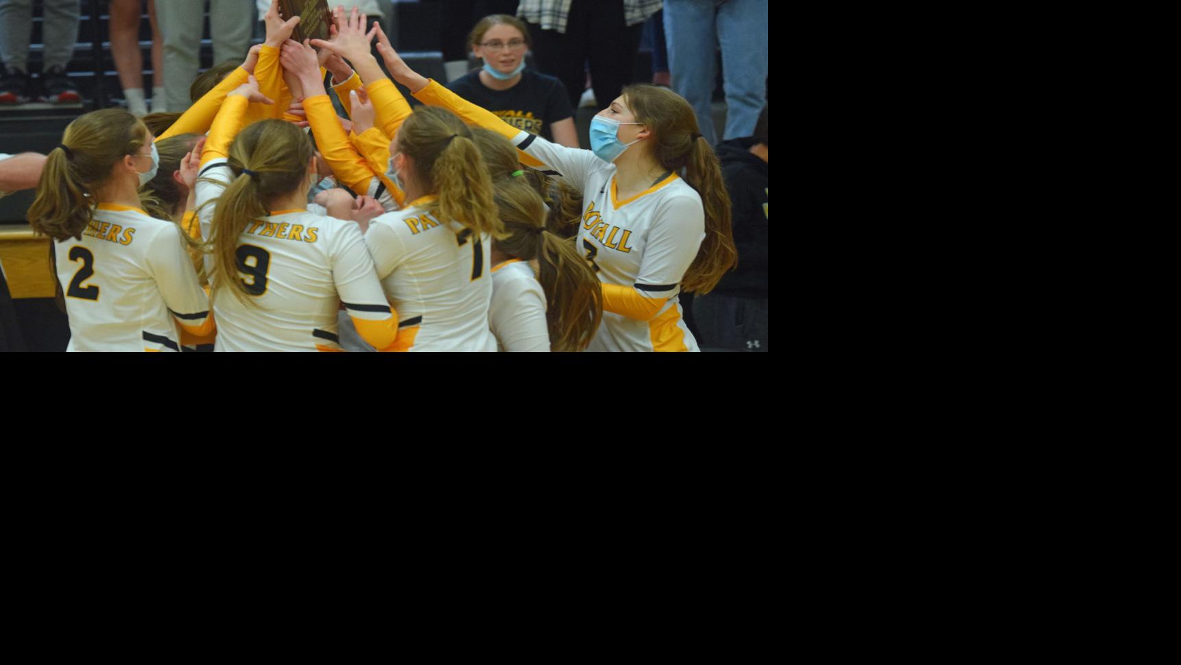 PREP VOLLEYBALL Royall fends off wily WonewocCenter for second