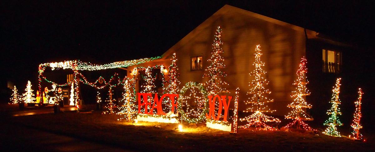 Waupun Wi Christmas Light Contest 2022 Chamber Names Lighting Contest Winners | Regional News | Wiscnews.com