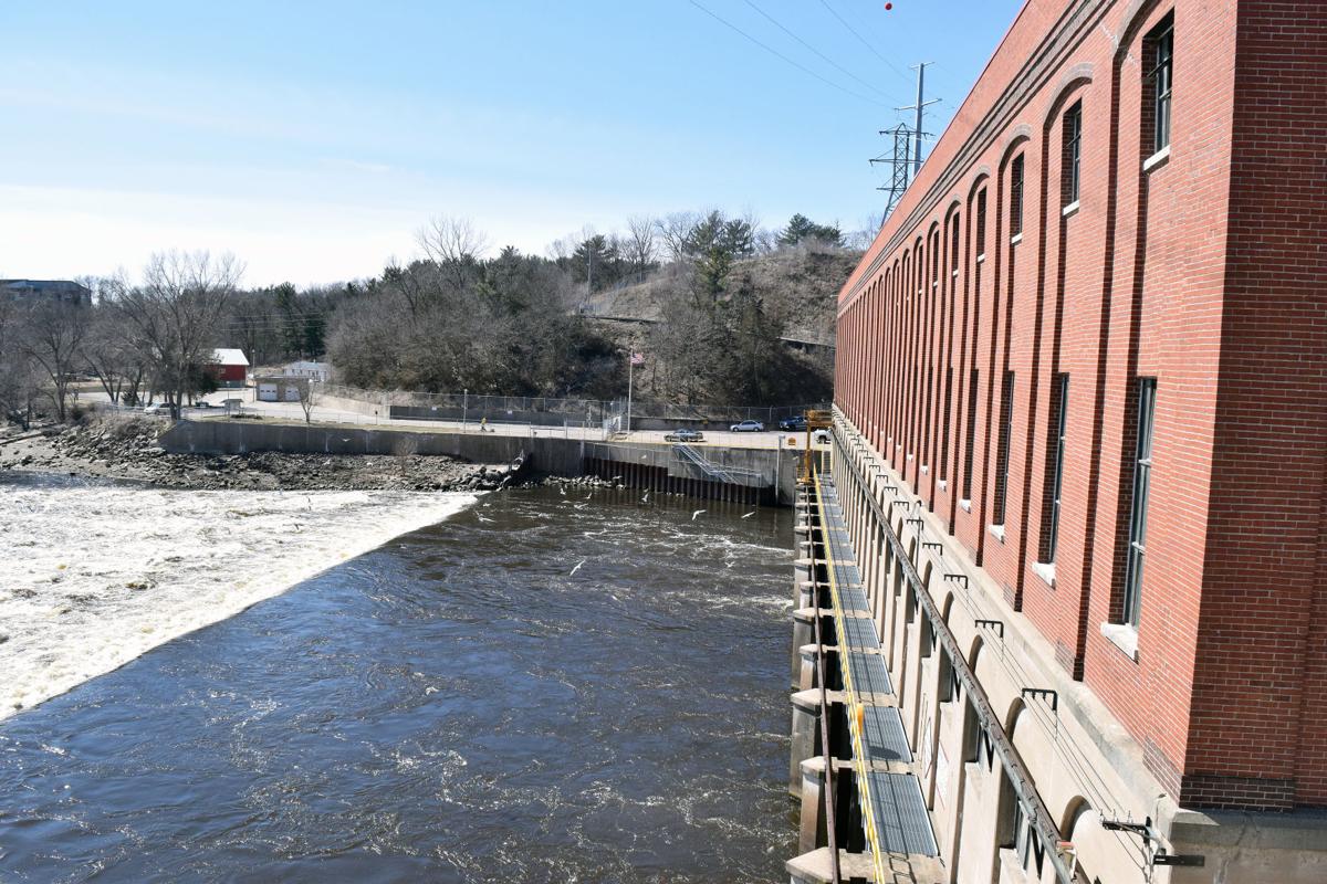 Alliant Energy testing soil, support beneath Prairie du Sac Dam
