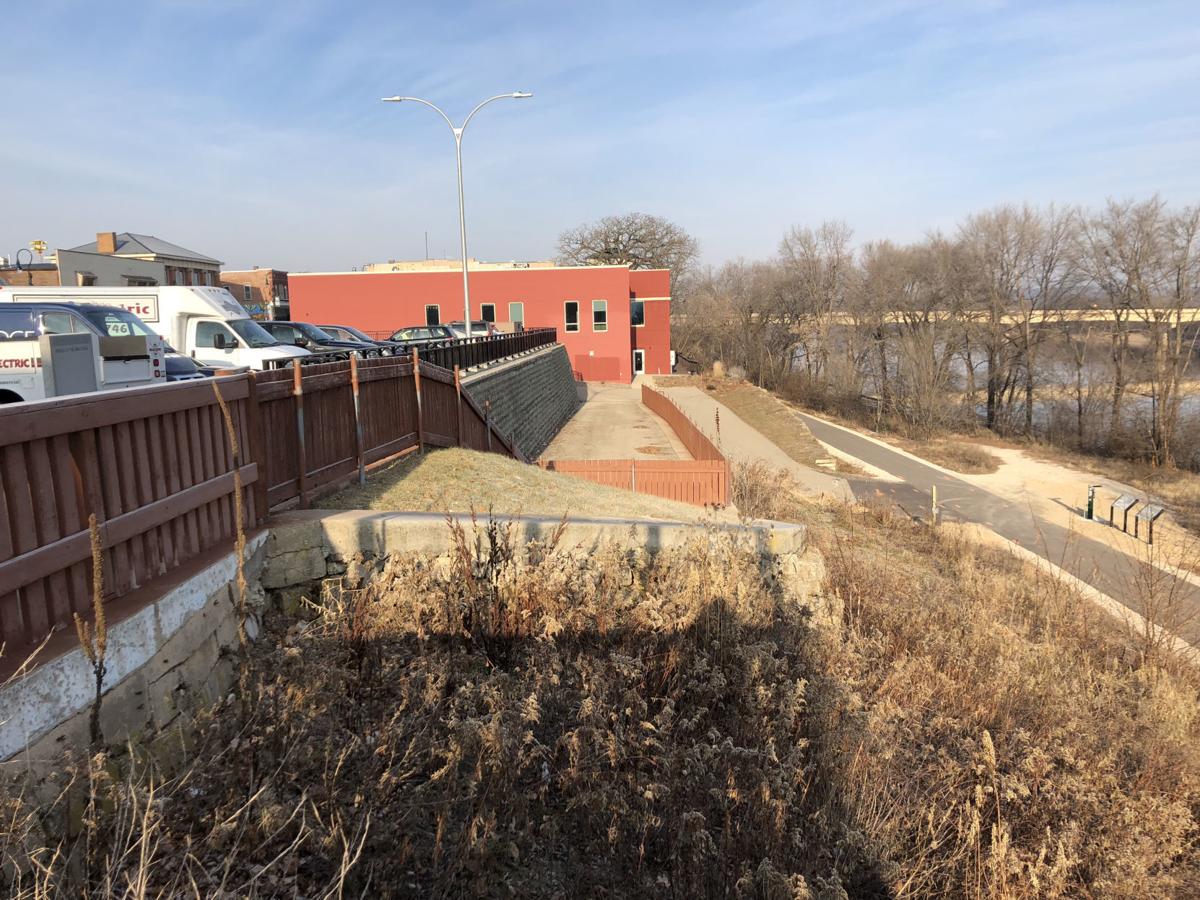 Prairie du Sac awards bonds for street projects