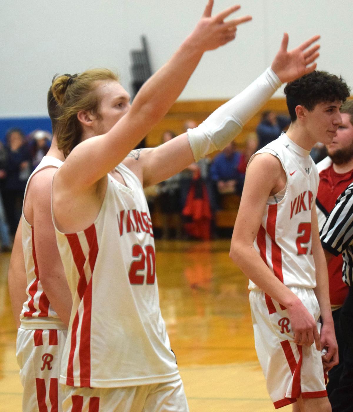 Prep Boys Basketball Rippl S Tip In Helps Rio Hold Off Randolph Reach Sectional Final Trailways Wiscnews Com