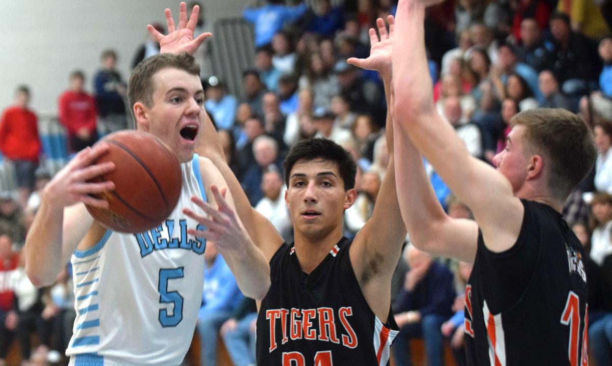 Prep Boys Basketball Wisconsin Dells Fends Off Feisty Black River