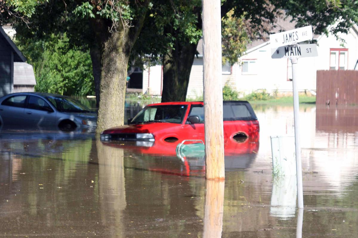 Reedsburg mayor declares local emergency as Baraboo River water levels