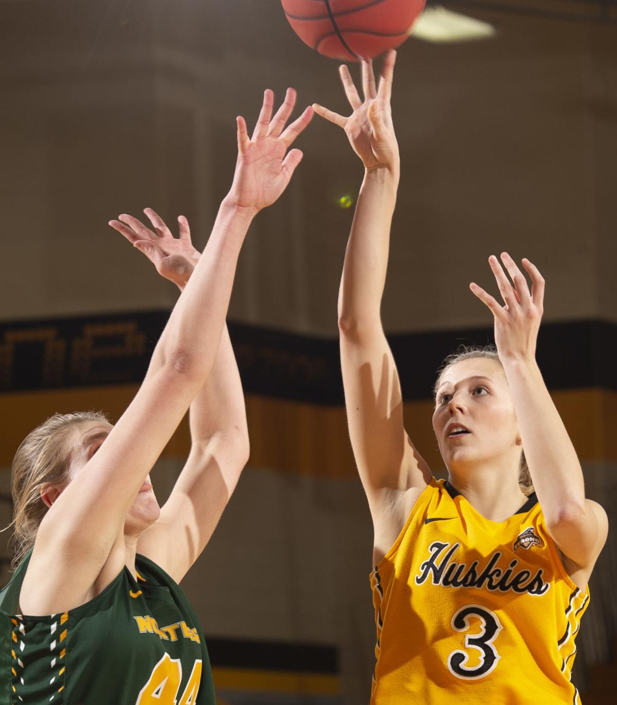College Women S Hoops Former Beaver Dam Star Trotter Has Big Year