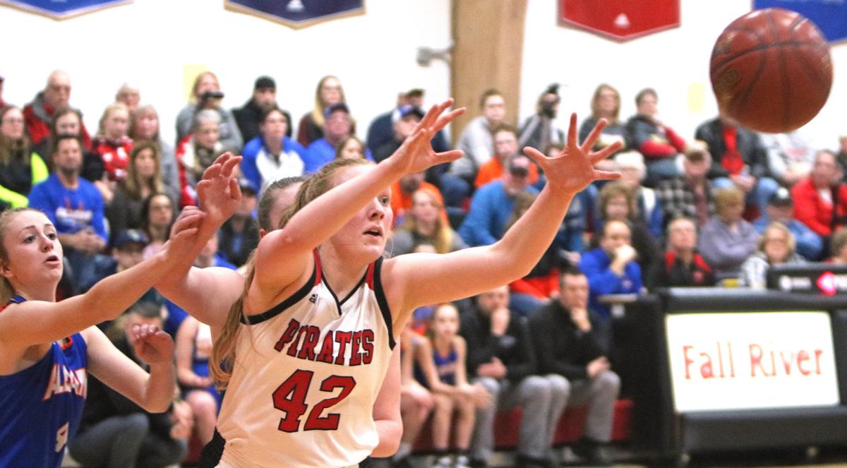Girls Hoops Fall River S Leisemann Is Trailways West Player Of