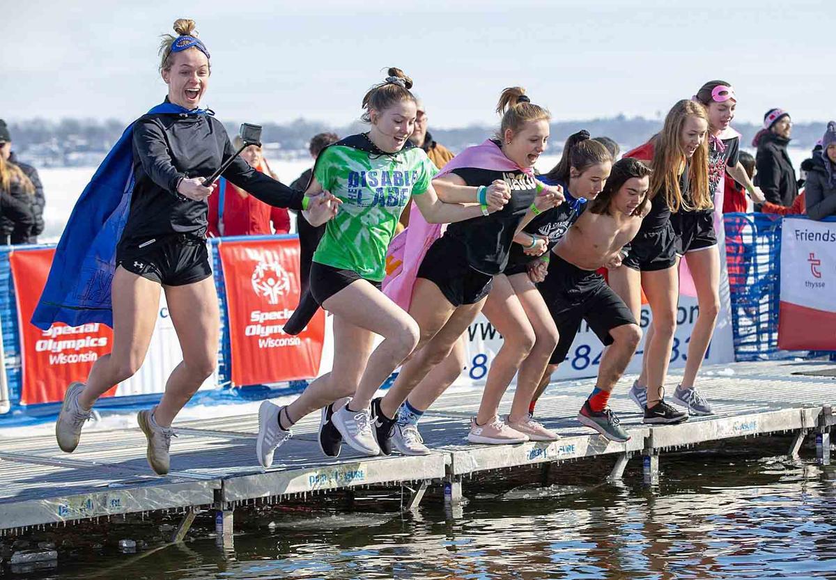 Special Olympics of Wisconsin has Columbus students plunging for a
