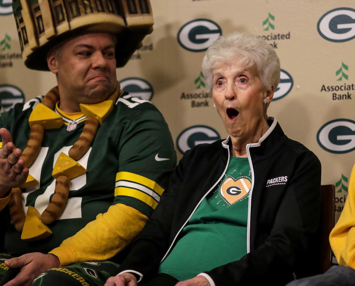 Mugs Makes The Grade Mayville Expatriate Named Packers Top Fan Regional News Wiscnews Com