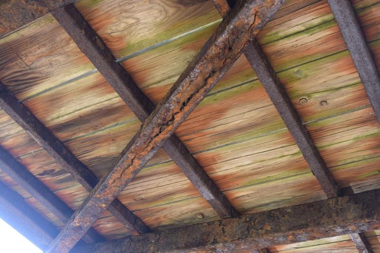 Bridge rusted beams