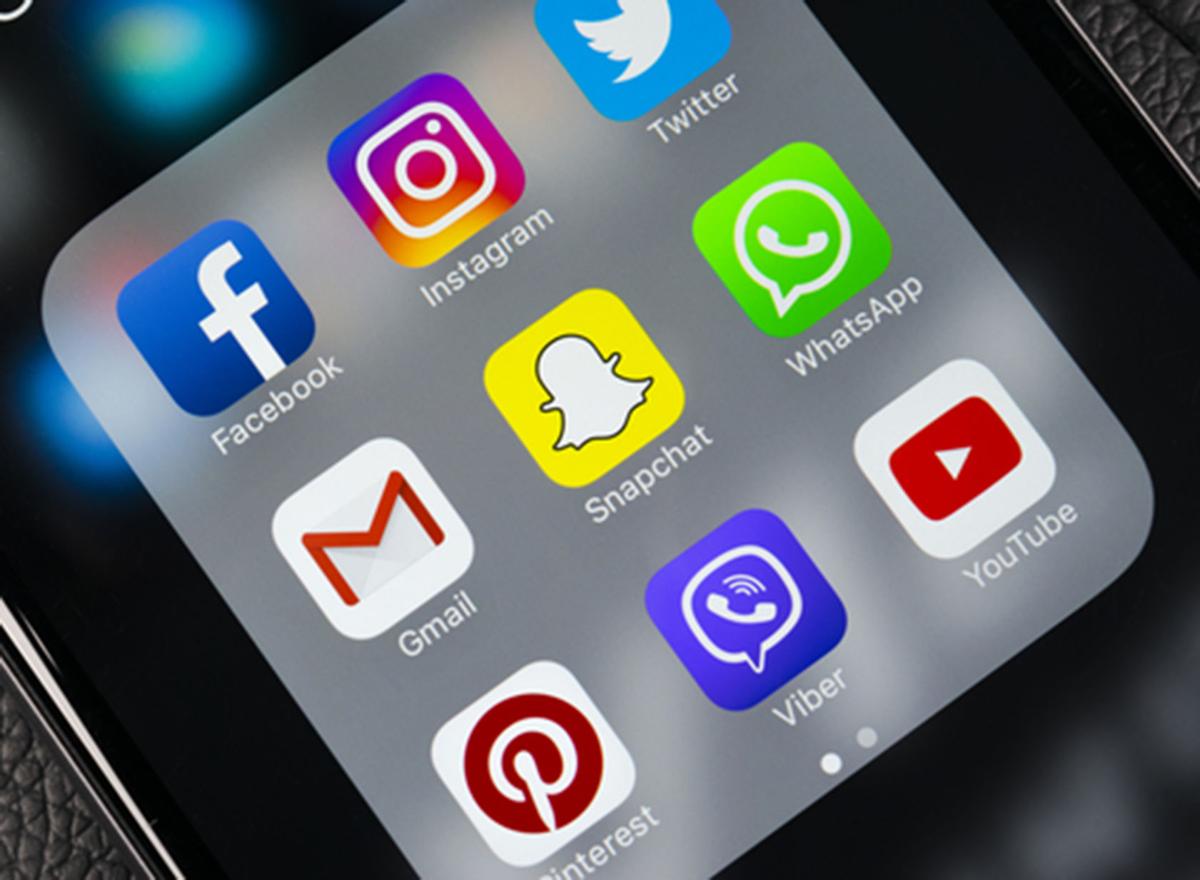 BIZ FACEBOOK-SNAPCHAT TB