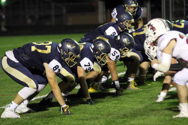 GALLERY: Baraboo vs. Mount Horeb football | Galleries | wiscnews.com