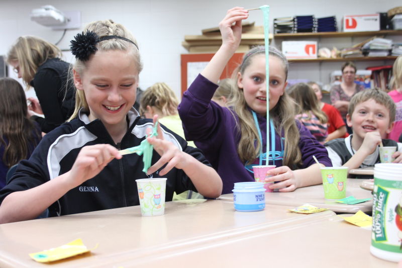 John Muir Science Night Brings Out Dna Silly Slime News Wiscnews Com