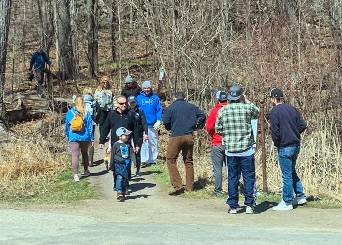 Crowd at Devil's Lake