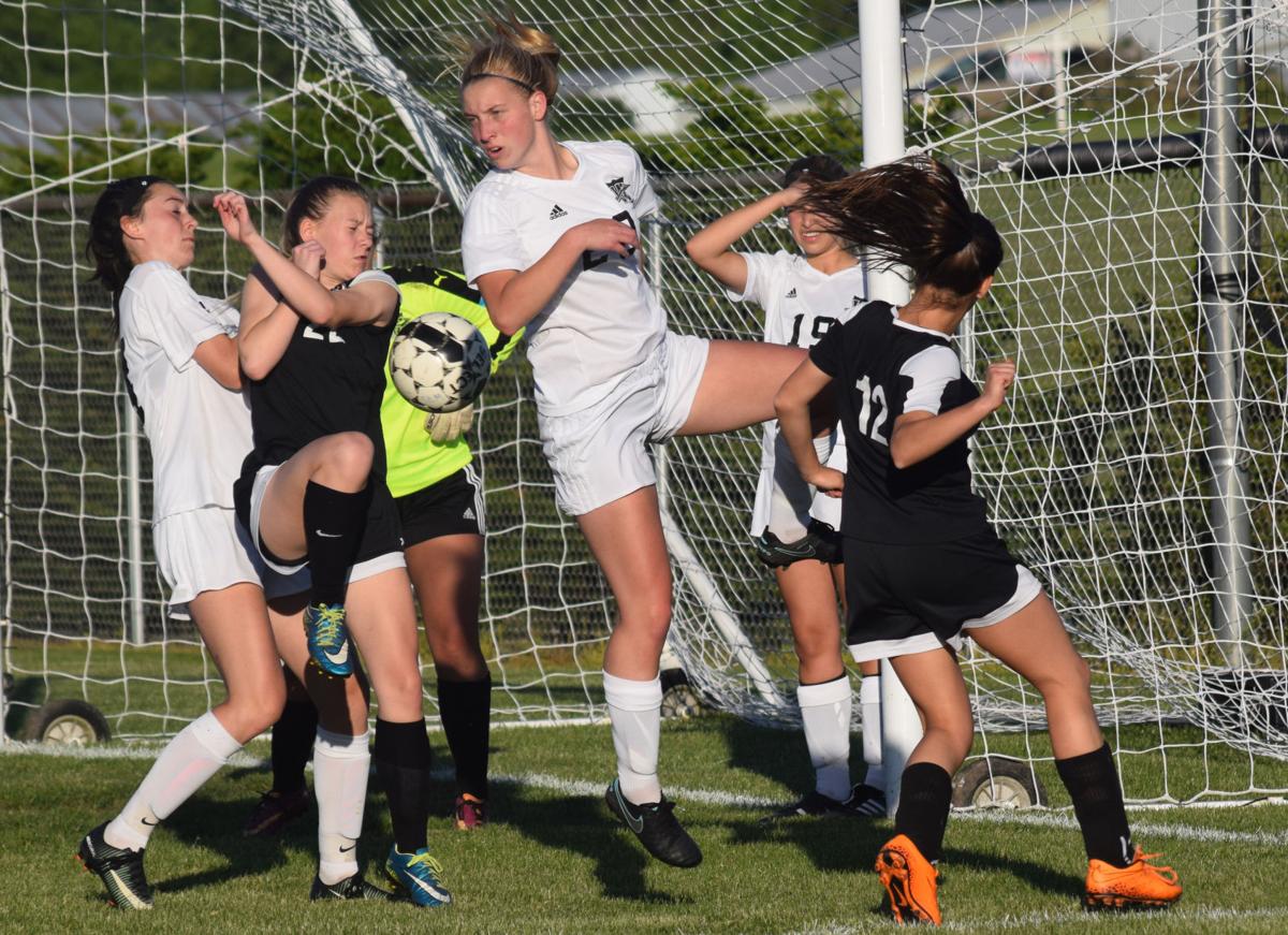 Prep Girls Soccer Poor Passing Sinks Poynette Portage In 4 0 Loss