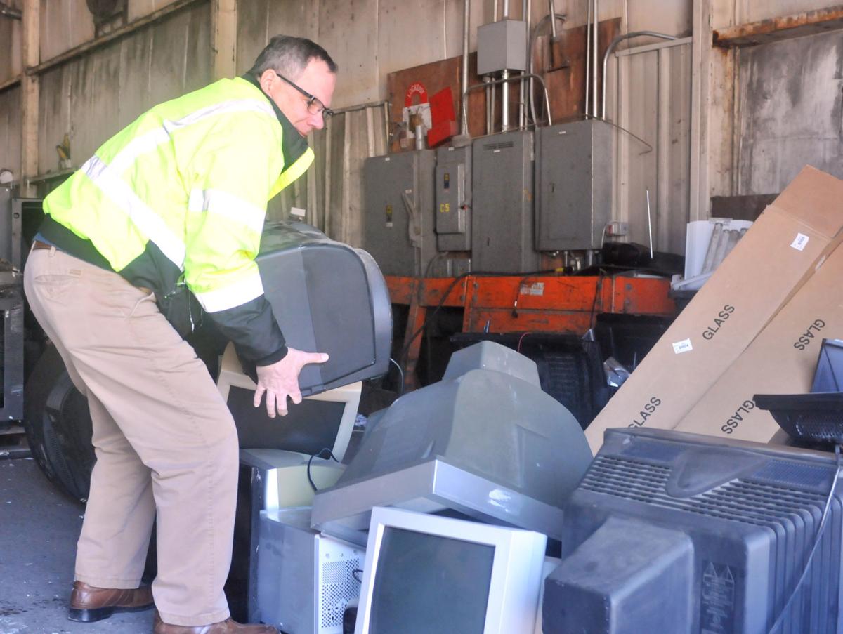 Garbage costs could rise for Oconto residents