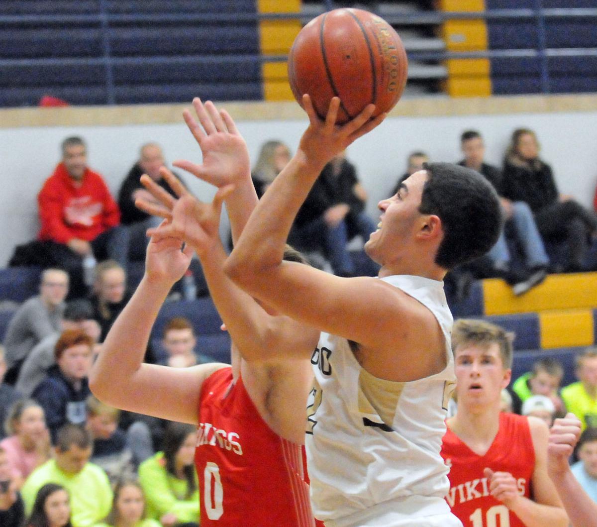 Prep Boys Basketball Baraboo Can T Keep Up With Mount Horeb In 64