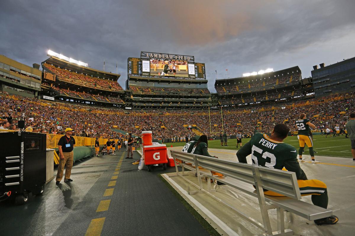 Photos Packers fans to Lambeau Field for Family Night practice