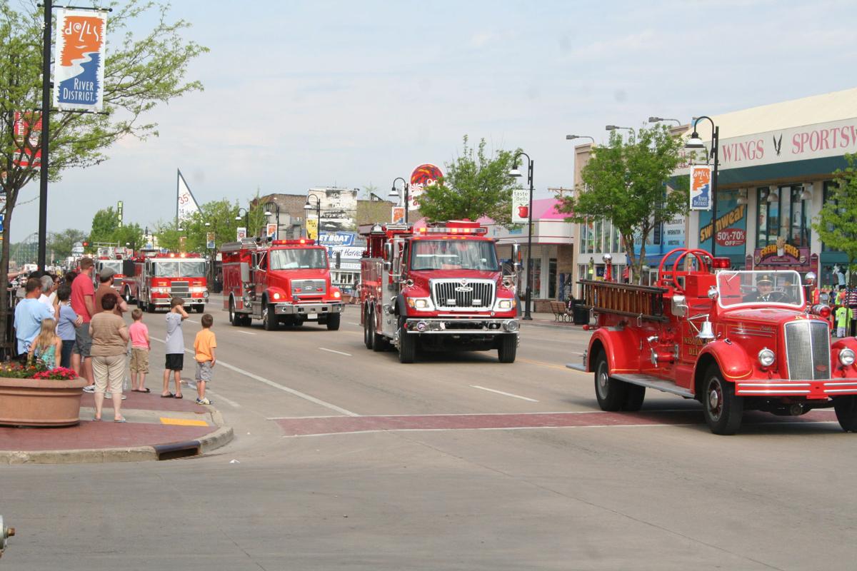 Wisconsin Dells celebrates Memorial Day Galleries