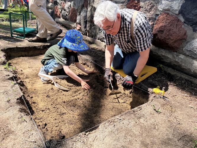 arch dig at Swan Park