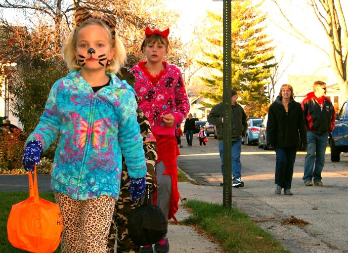 Beaver Dam Trick or Treat pic 5