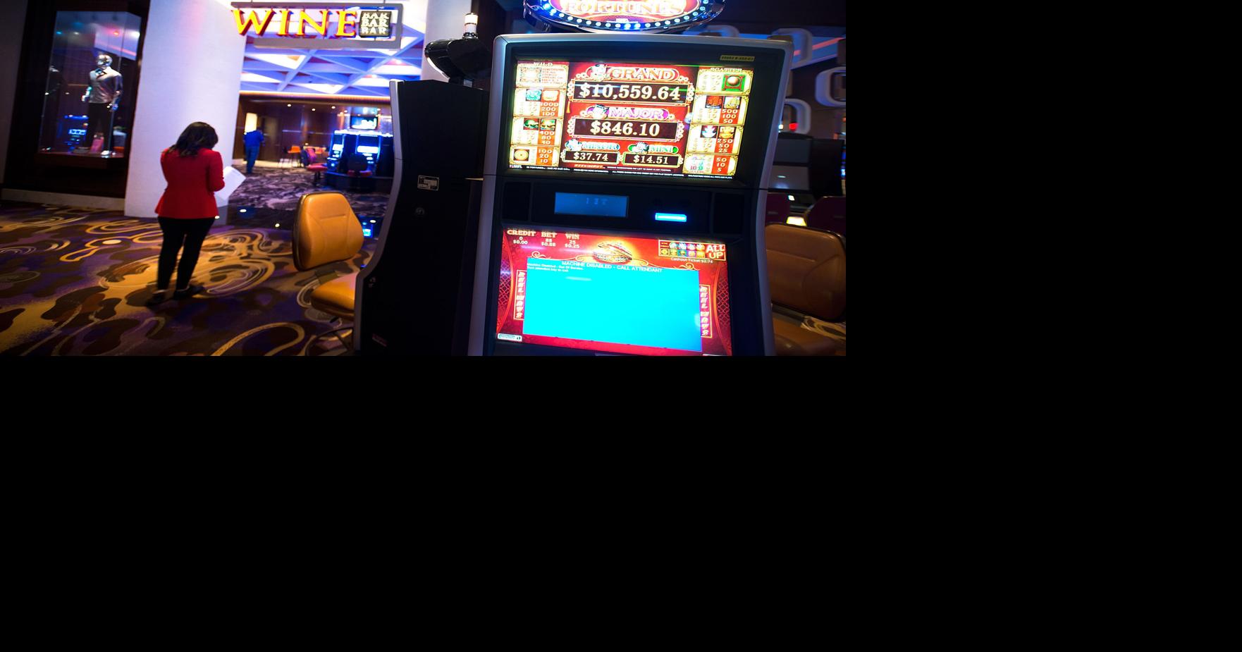 Iowa Gov. Kim Reynolds signs sports betting bill; Hard Rock Sioux City, others, could begin gaming by summer