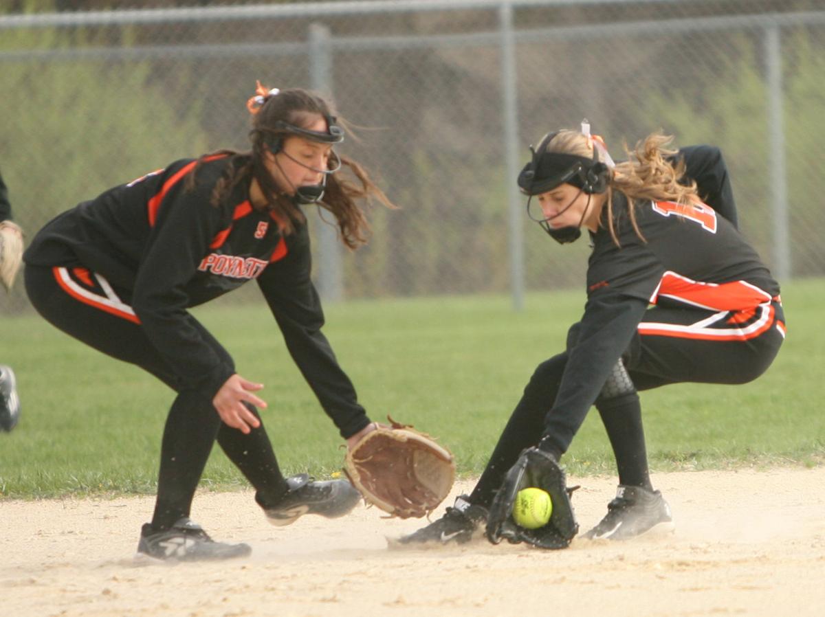 Prep Softball Columbus Scores On A Wild Pitch For Walk Off Win Over Poynette Copy Softball Wiscnews Com