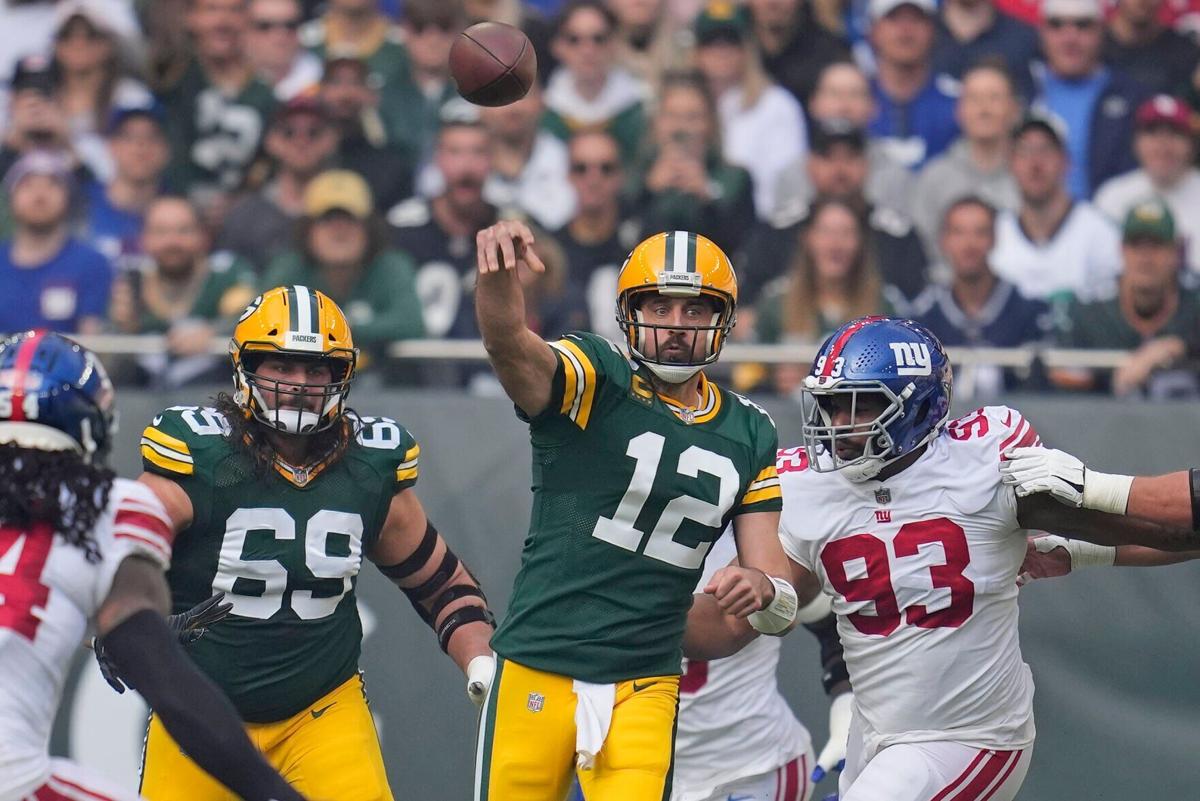 Despite sore thumb, Packers' Aaron Rodgers won't miss Sunday's game against  Jets