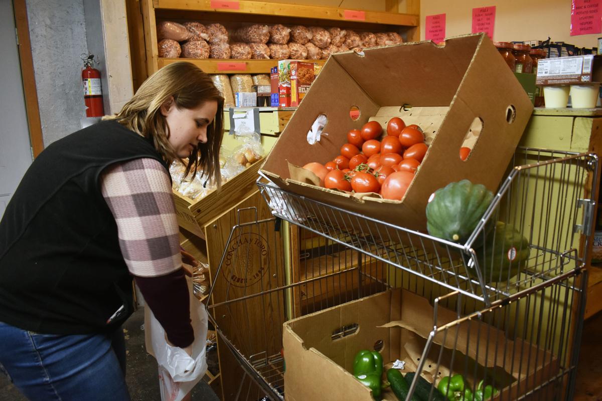 Holiday Train Benefits Portage Food Pantries When They Need It