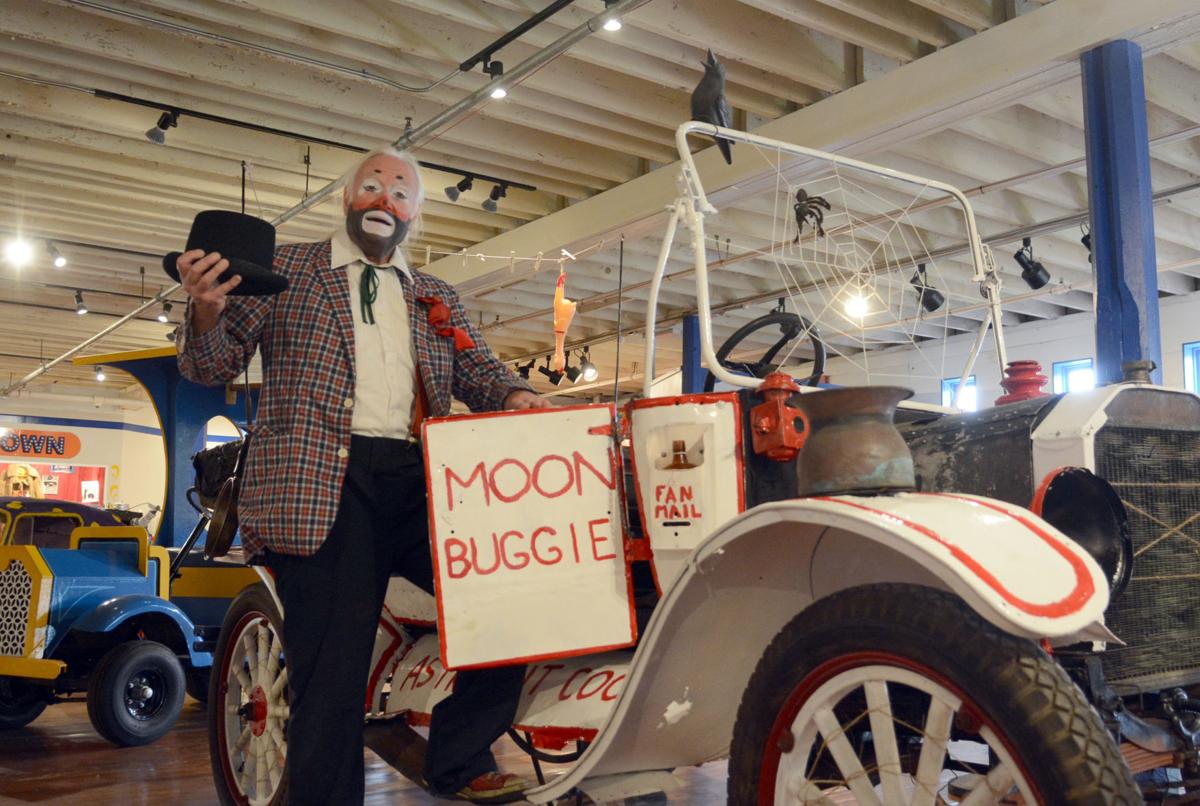 Donation Brings New Screen Sound And Lighting System To Historical Baraboo Theater Regional News Wiscnews Com