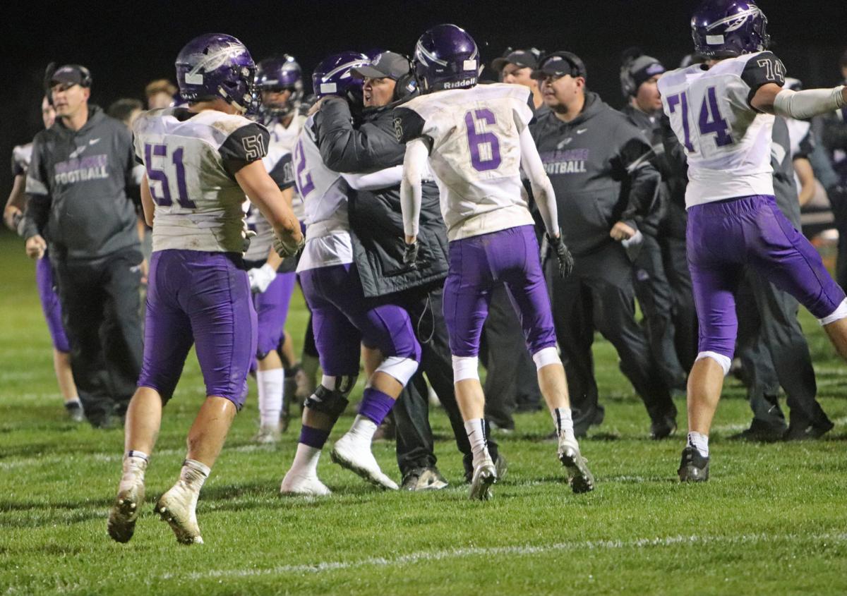 Prep Football Reedsburg S Upset Bid Falls Just Short Against Top