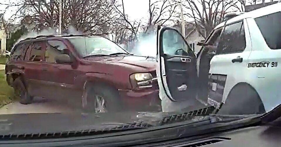 Officer justified in killing carjacker who rammed squad car - Vimarsana News